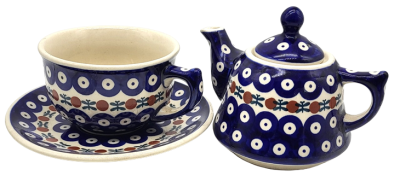Bunzlauer Teekanne und Tasse mit Untertasse Dekor Kranz, Einzelteile