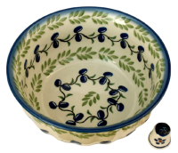 Polish Pottery Bowl rippled 600 ml Olive
